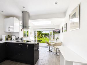 KItchen/Diner- click for photo gallery